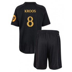 Real Madrid Toni Kroos #8 3rd Trikot 2023-24 Kurzarm (+ kurze hosen)